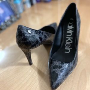 Calvin klein pump heels 👠